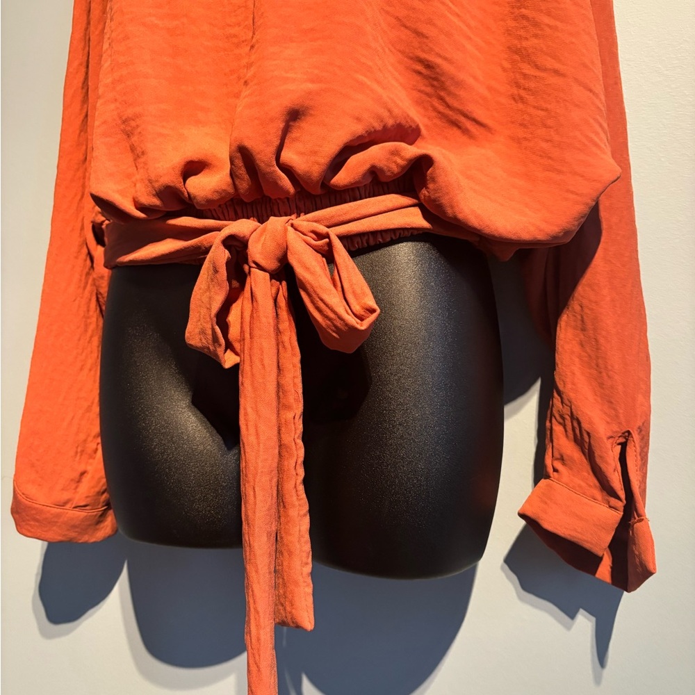 White Closet Rust Blouse size medium - Picture 5 of 15